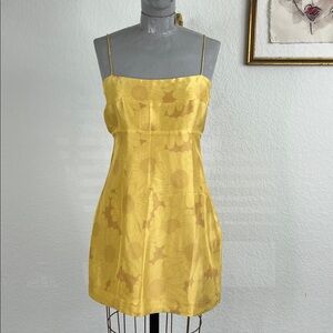 Réalisation Par The Christy Yellow Golden Floral Jacquard Mini Silk Cicktail Dre